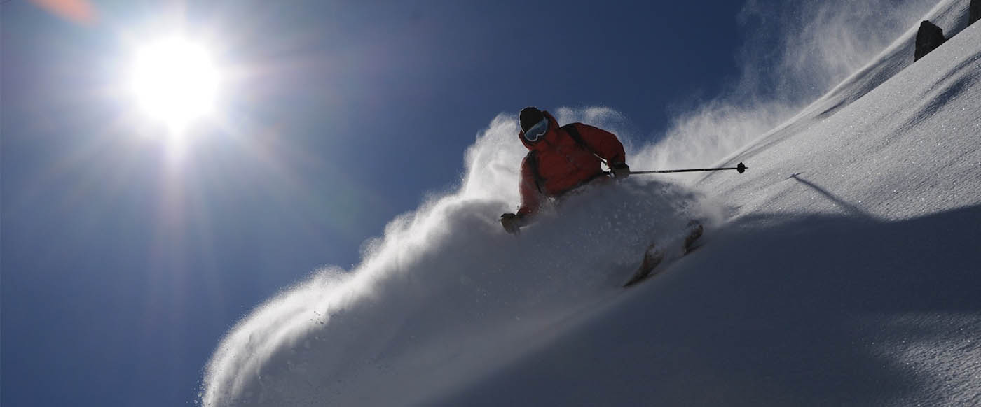 Champion de ski en hors piste