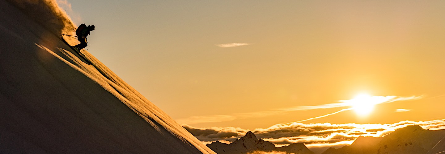 Descente au coucher de soleil